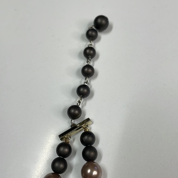 2-layer Plastic Bead Necklace - Picture 7 of 11